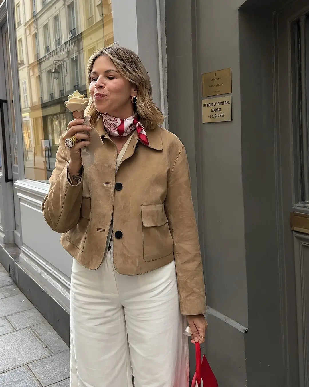 Mona - Damen Kurzjacke mit Knöpfen