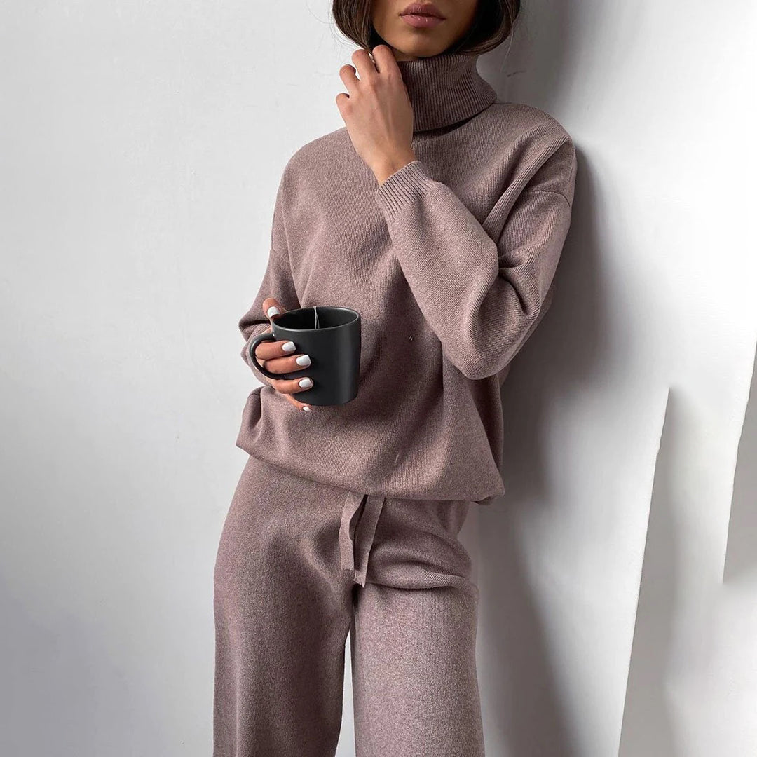 Lena - Damen Strickset mit Rollkragenpullover und Hose gemütlich