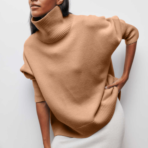 Camila - Jersey oversize de cuello alto en color camel para mujer