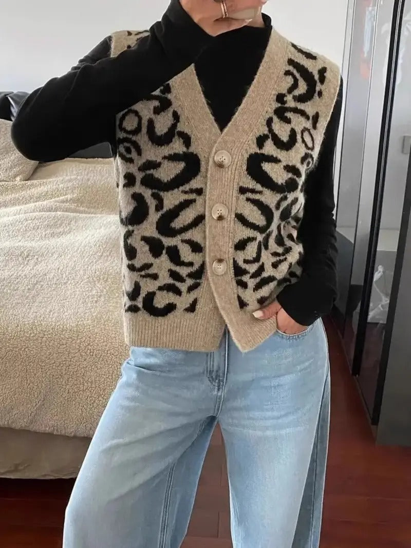 Lara - Damen Strickweste im Modern Knit Design