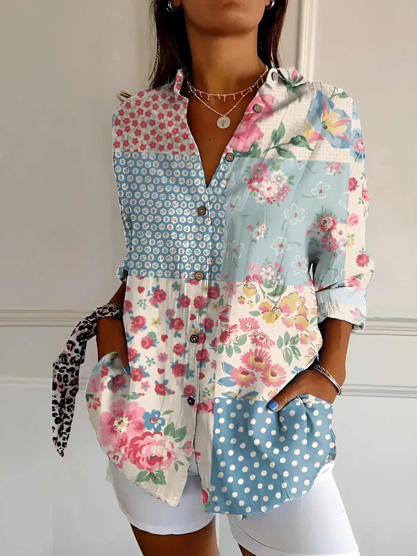 Damenbluse mit maritimem Motiv