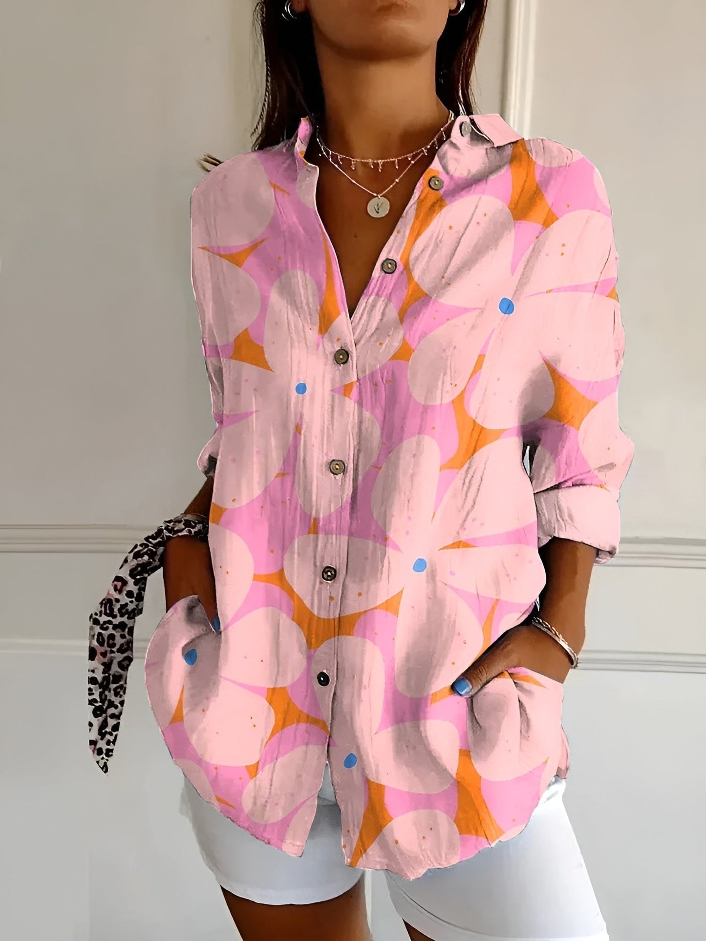 Damenbluse mit maritimem Motiv