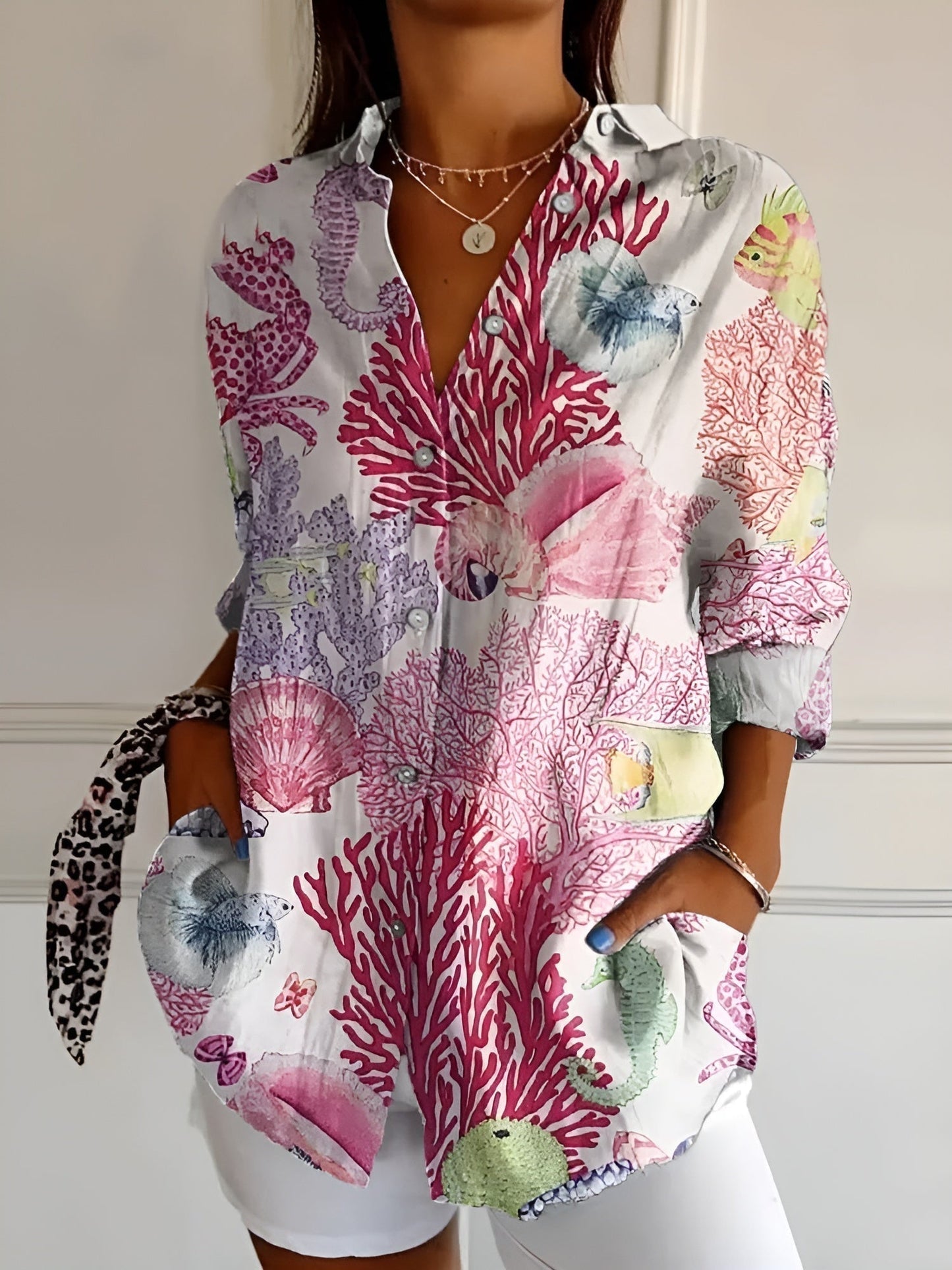 Damenbluse mit maritimem Motiv